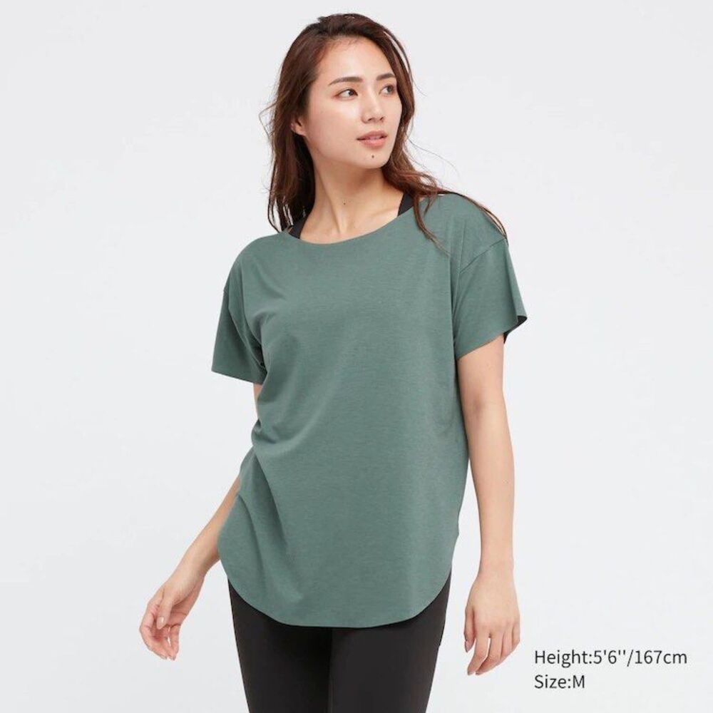 Uniqlo like new AIRism seamless v-neck rounded hem short sleeve tshirt